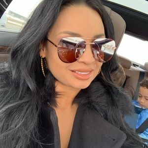 Meet your Posher, Viola